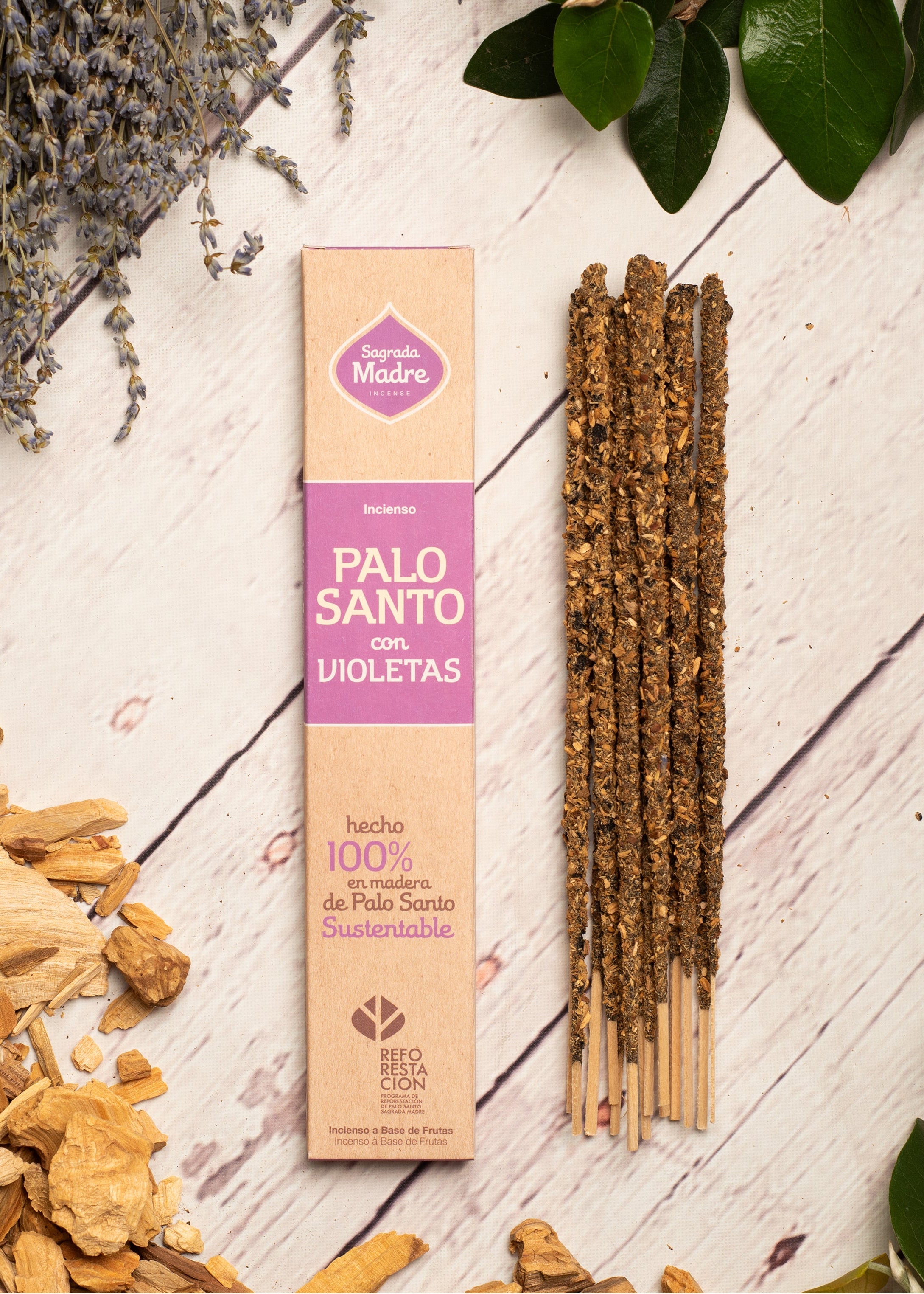 Palo Santo & Violetter rökelse från Sagrada Madre – 8 handgjorda stickor i förpackning med transparent fönster