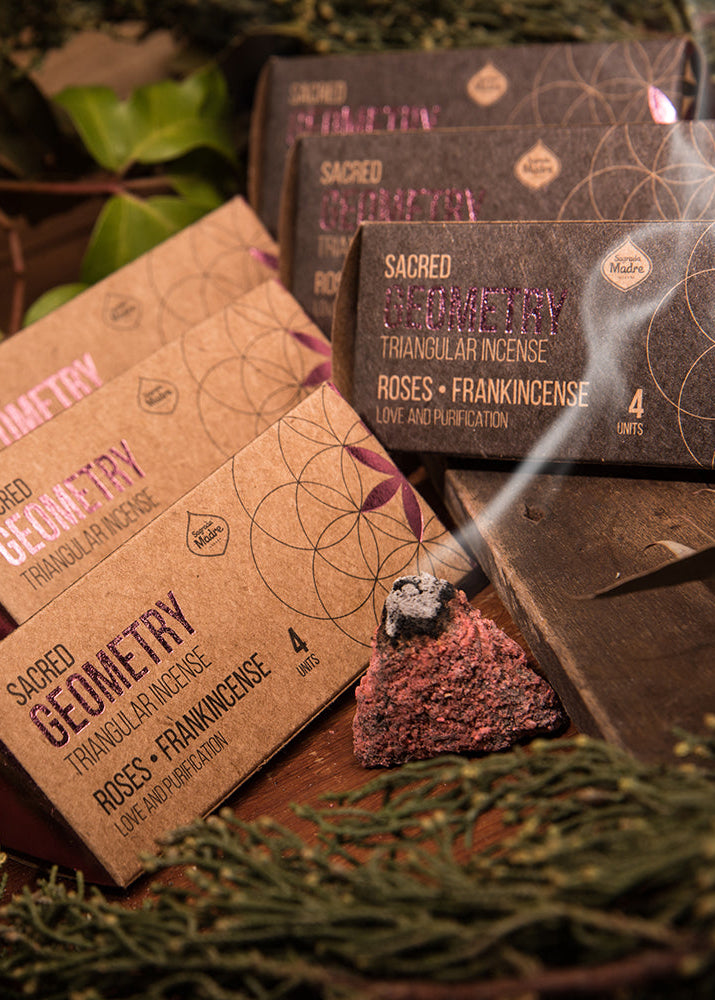 Rosor & Frankincense – Triangulär Rökelse