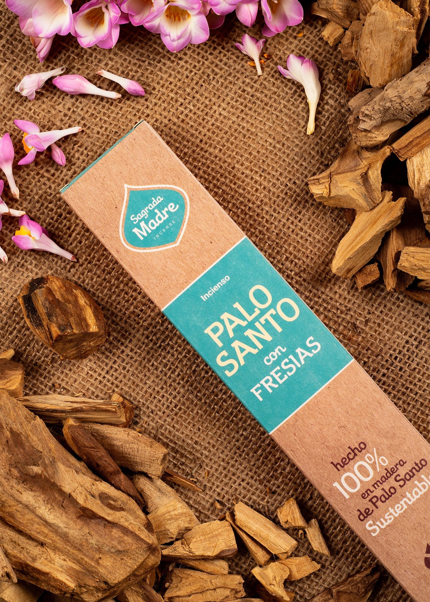 Palo Santo & Freesia rökelse tänd – heligt trä och blomsterdoft för rening och andlighet